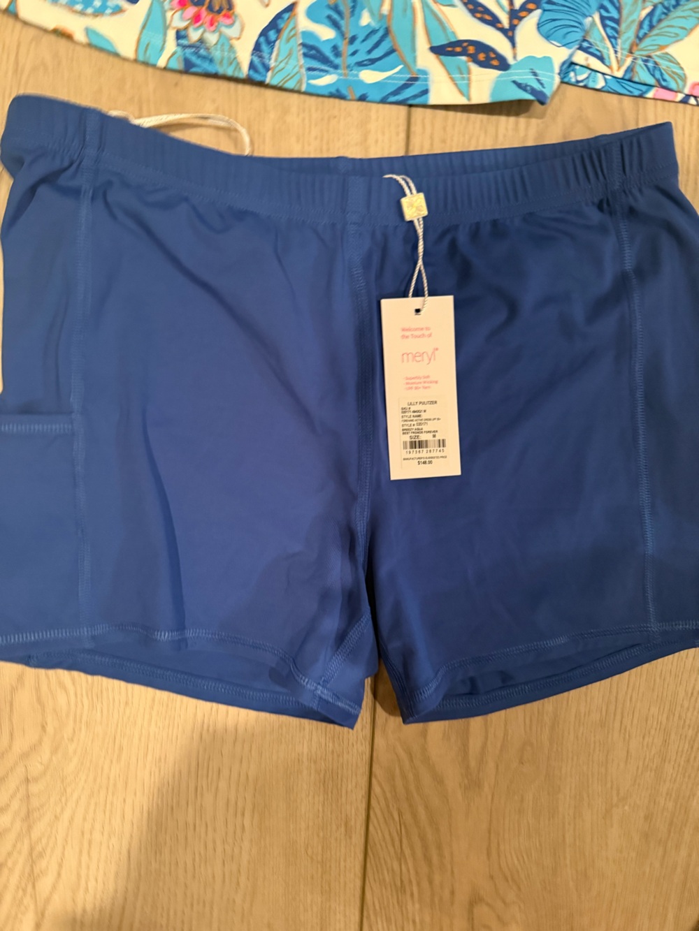 Lilly Pulitzer Blue Tropical Luxletic forehand active dress, NWTs sz M & shorts - Picture 7 of 7
